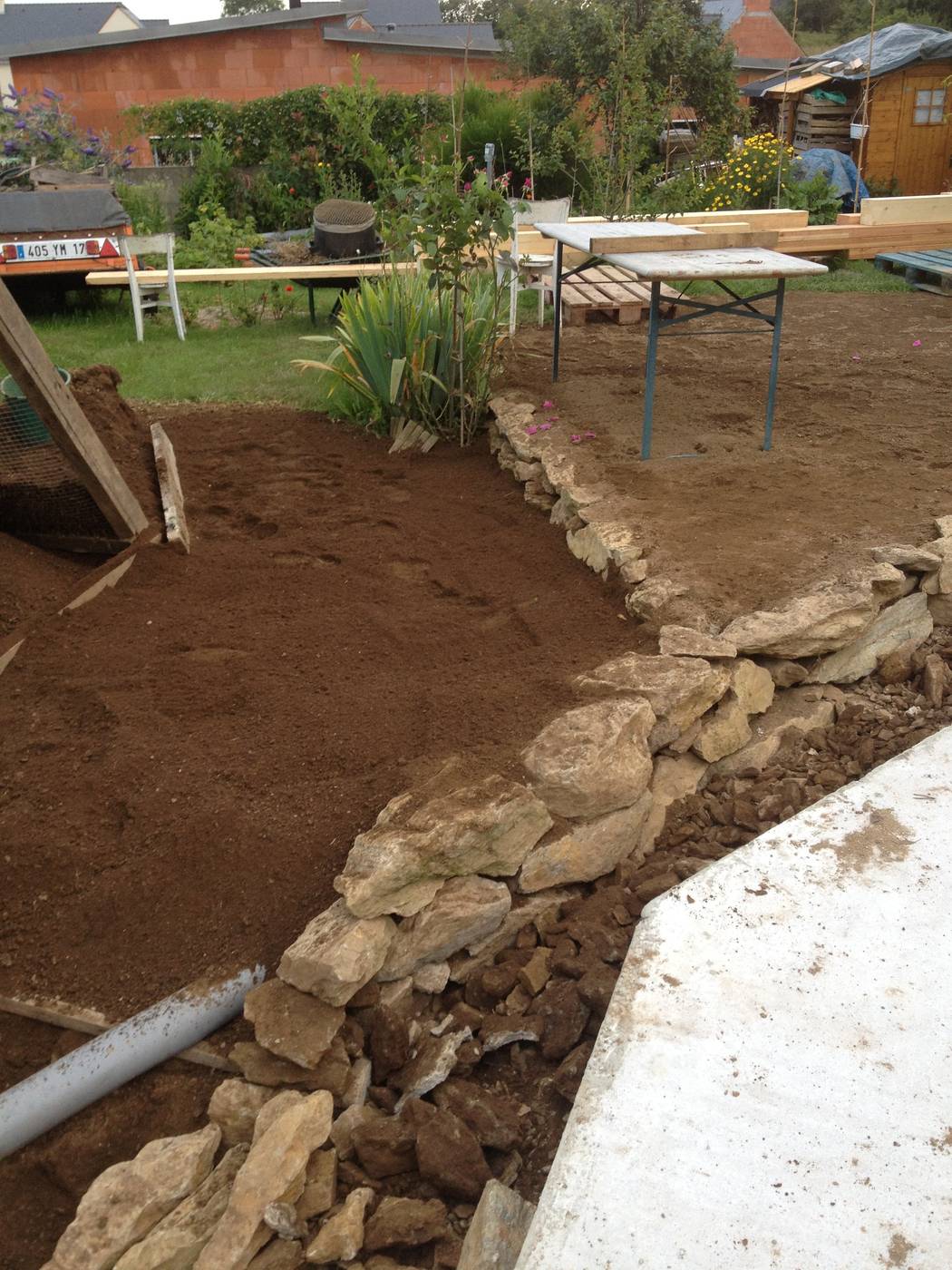 Terrassement et tuyauteries eaux de pluie