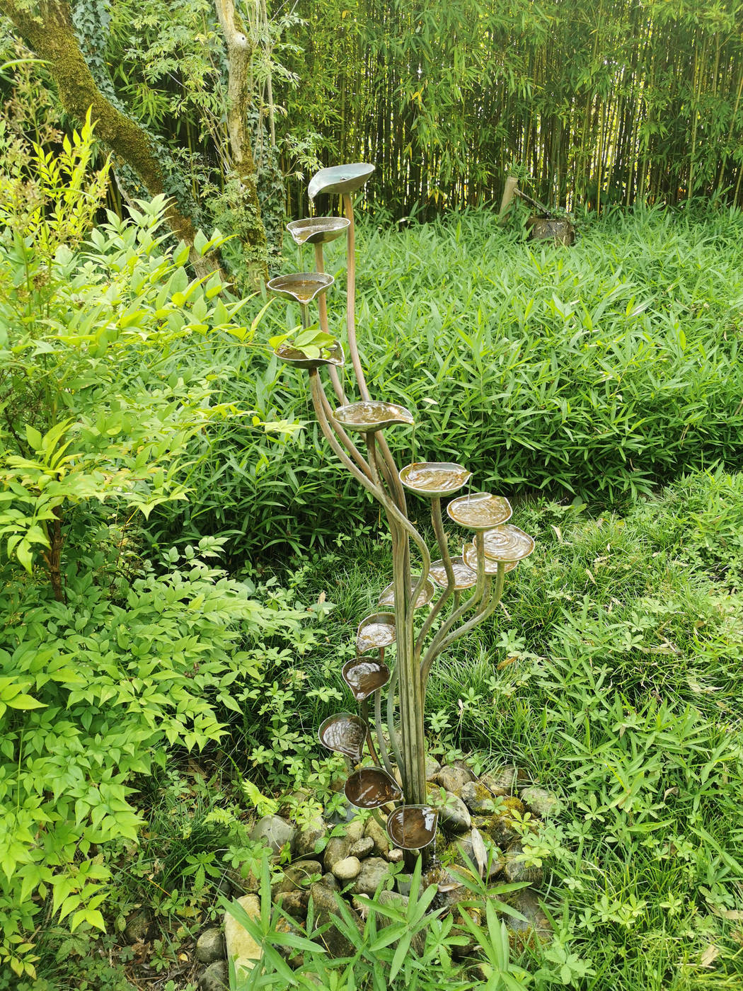 Belle sculpture animée par l'eau