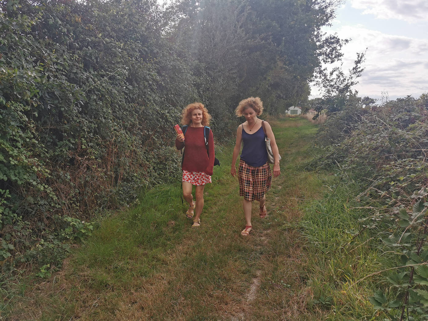 Randonnée à La Chapelle Largeau, Anne et Gaelle