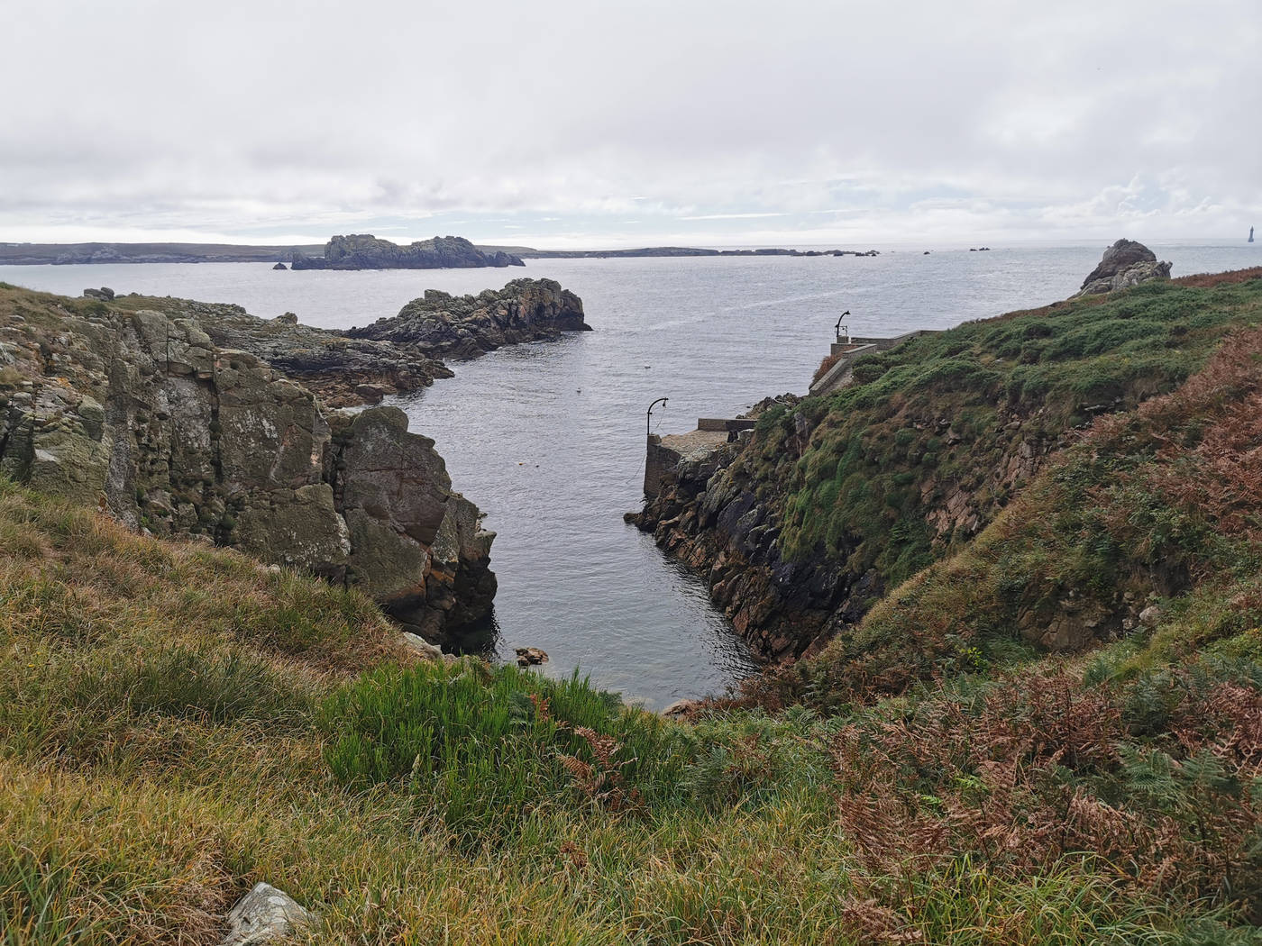 Port de Bougezen vu de la randonnée