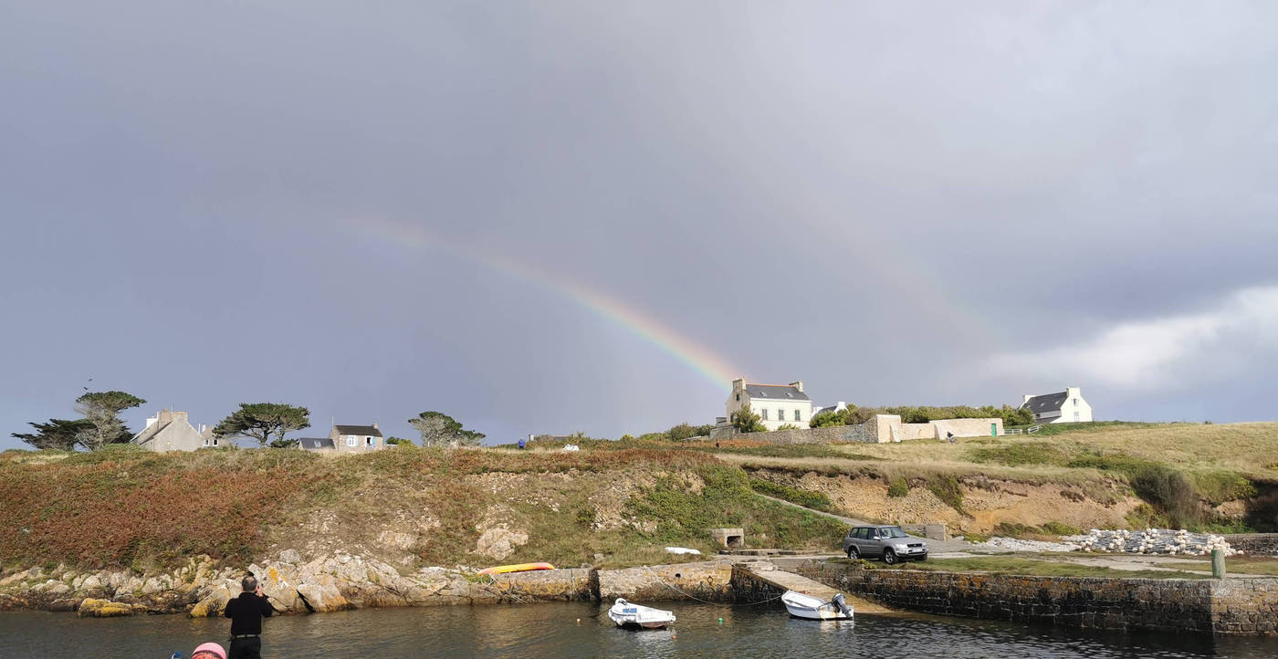 Un grain et son arc-en-ciel