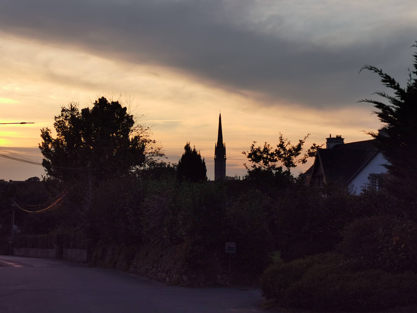 Arrivée à Sizun au coucher du soleil