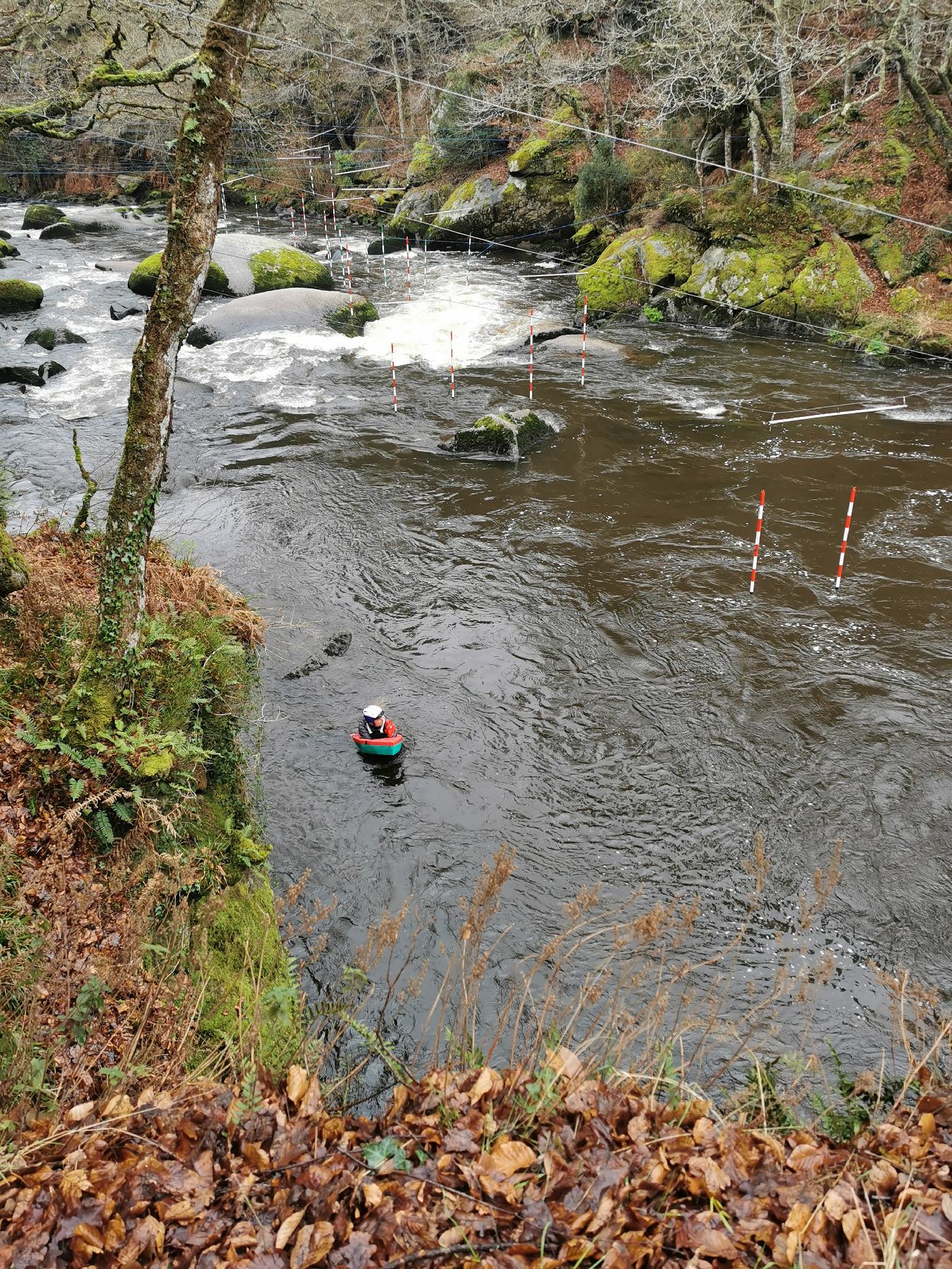 Thomas dans l'eau passe plus ou moins bien les portes...