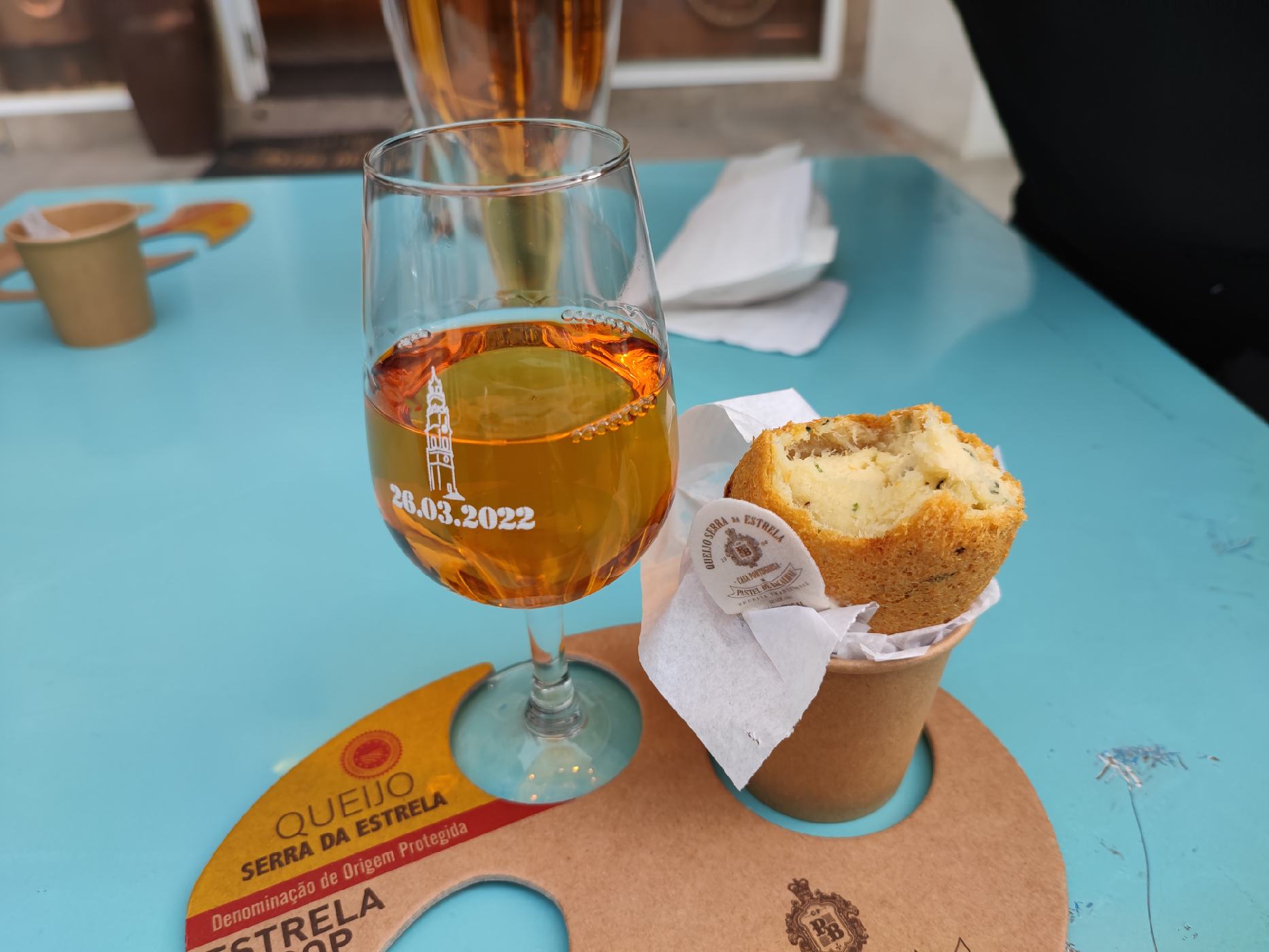 Pastel de Bacalhau et Porto, en plus on garde le verre !