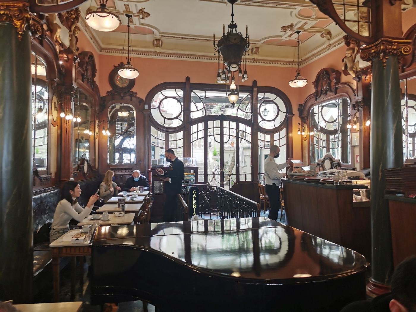 L'intérieur du café Majestic