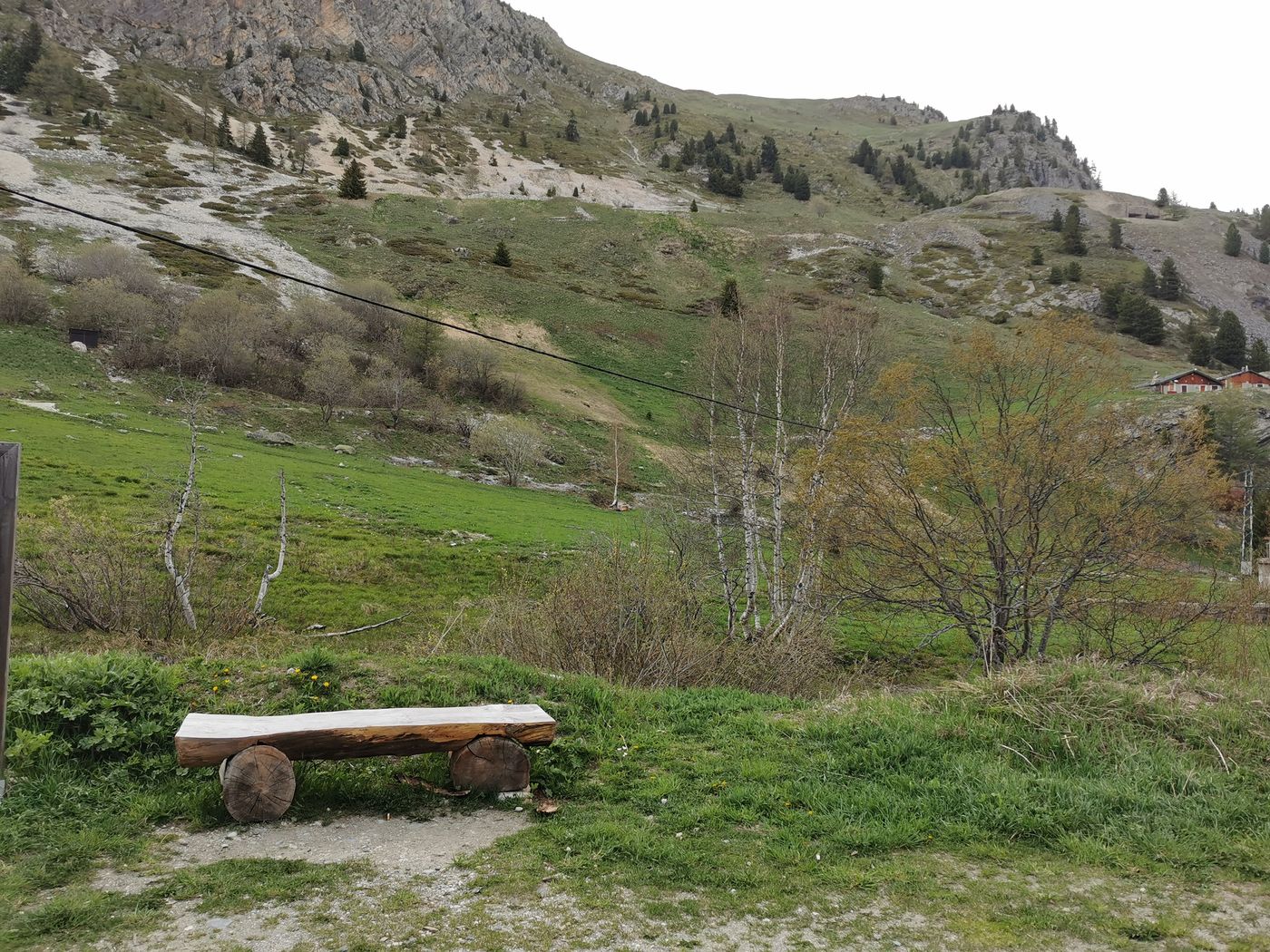 Banc a coté de la prise d'eau