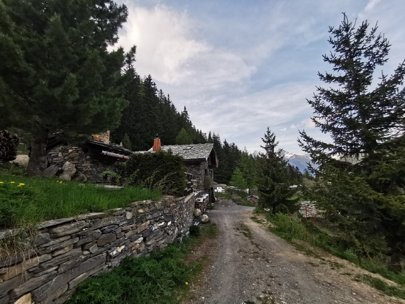 Un petit hameau en maison de pierre