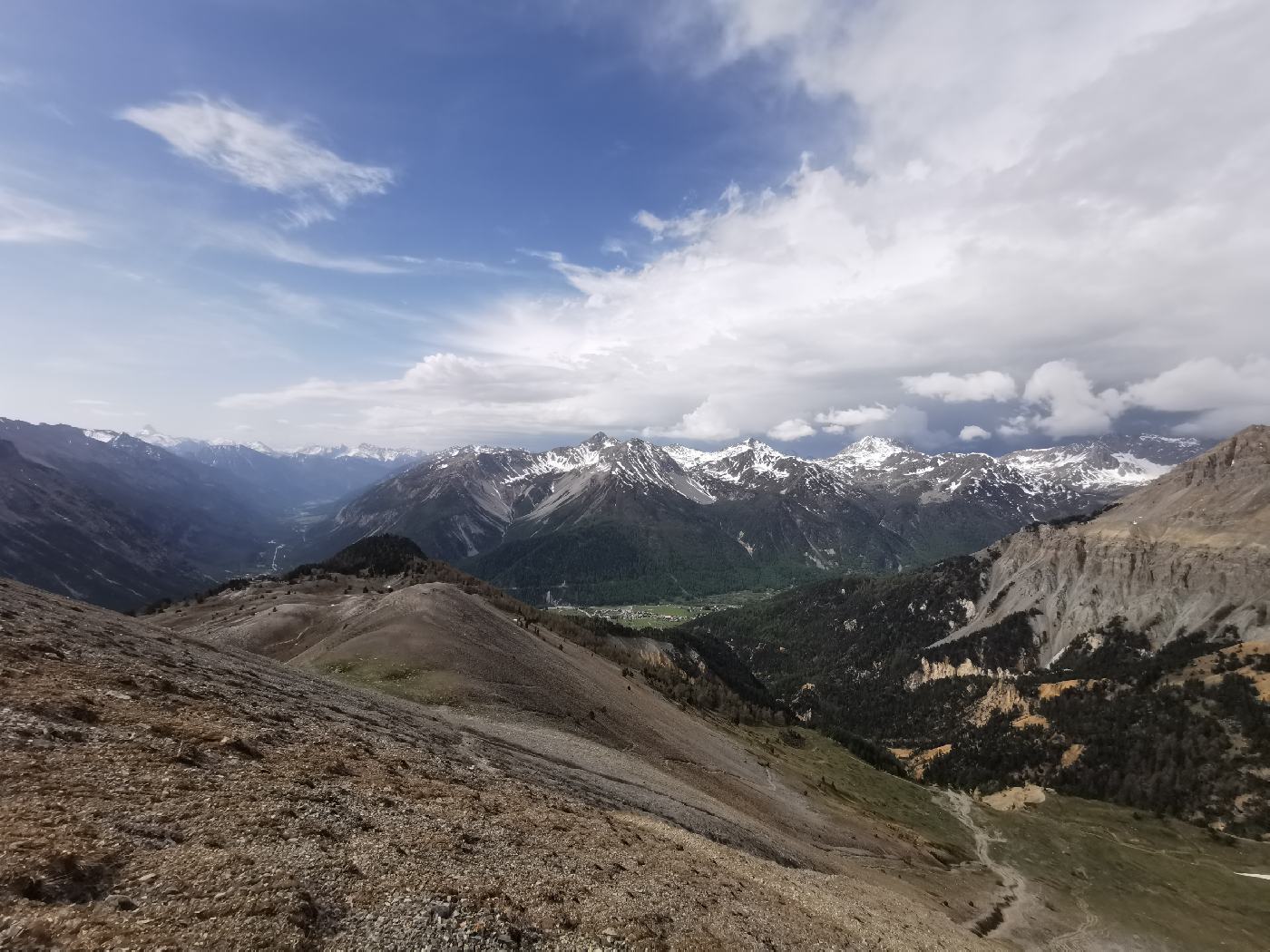 En face le GR5, moi je bifurque à gauche vers le GR5 B