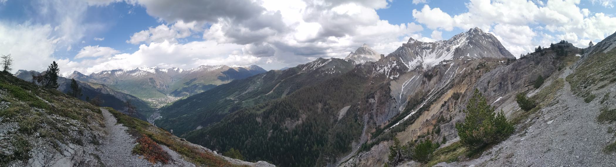 La ville de Bardonecchia, et la vallée vers le cirque