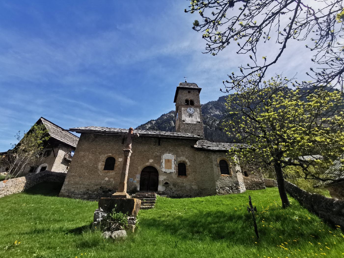 L'église de Plampinet