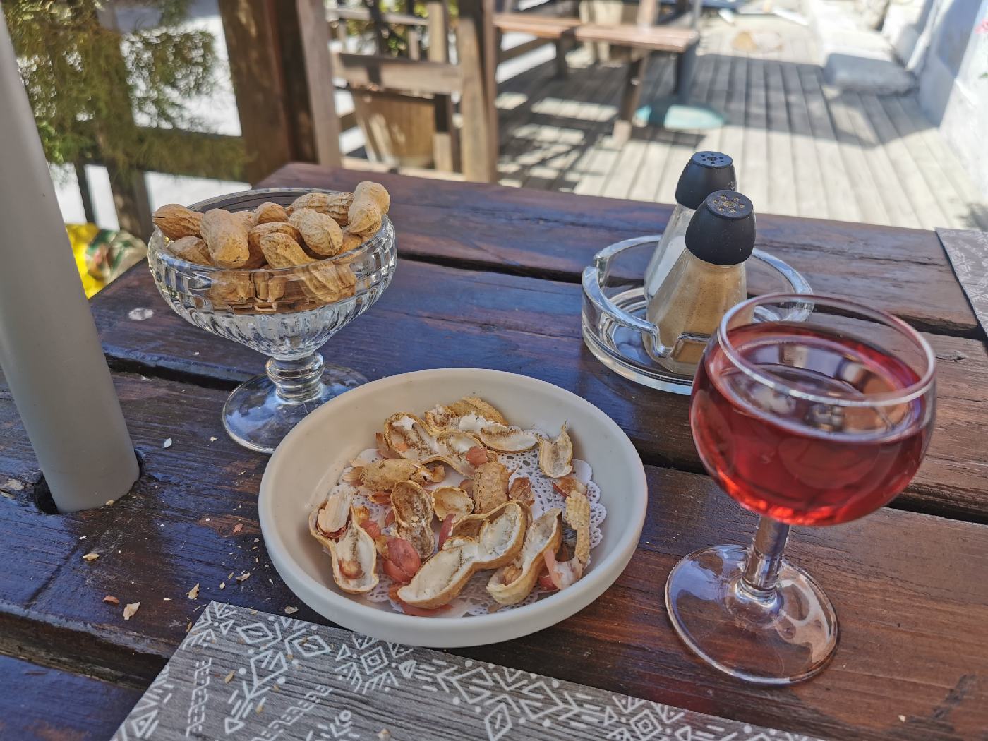 Apéro avec cacahouètes nature !