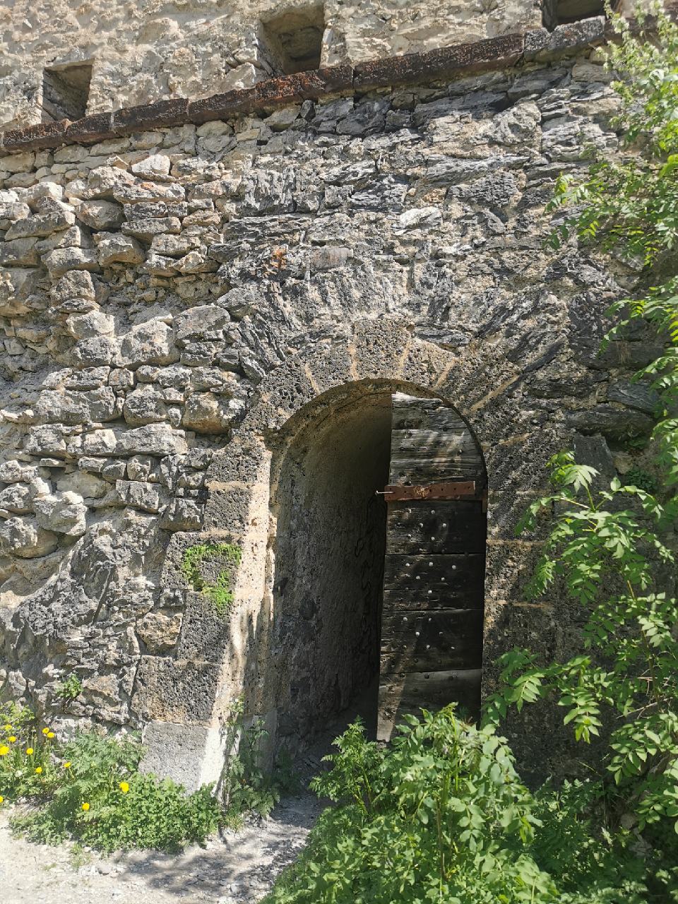 Belle porte à clous