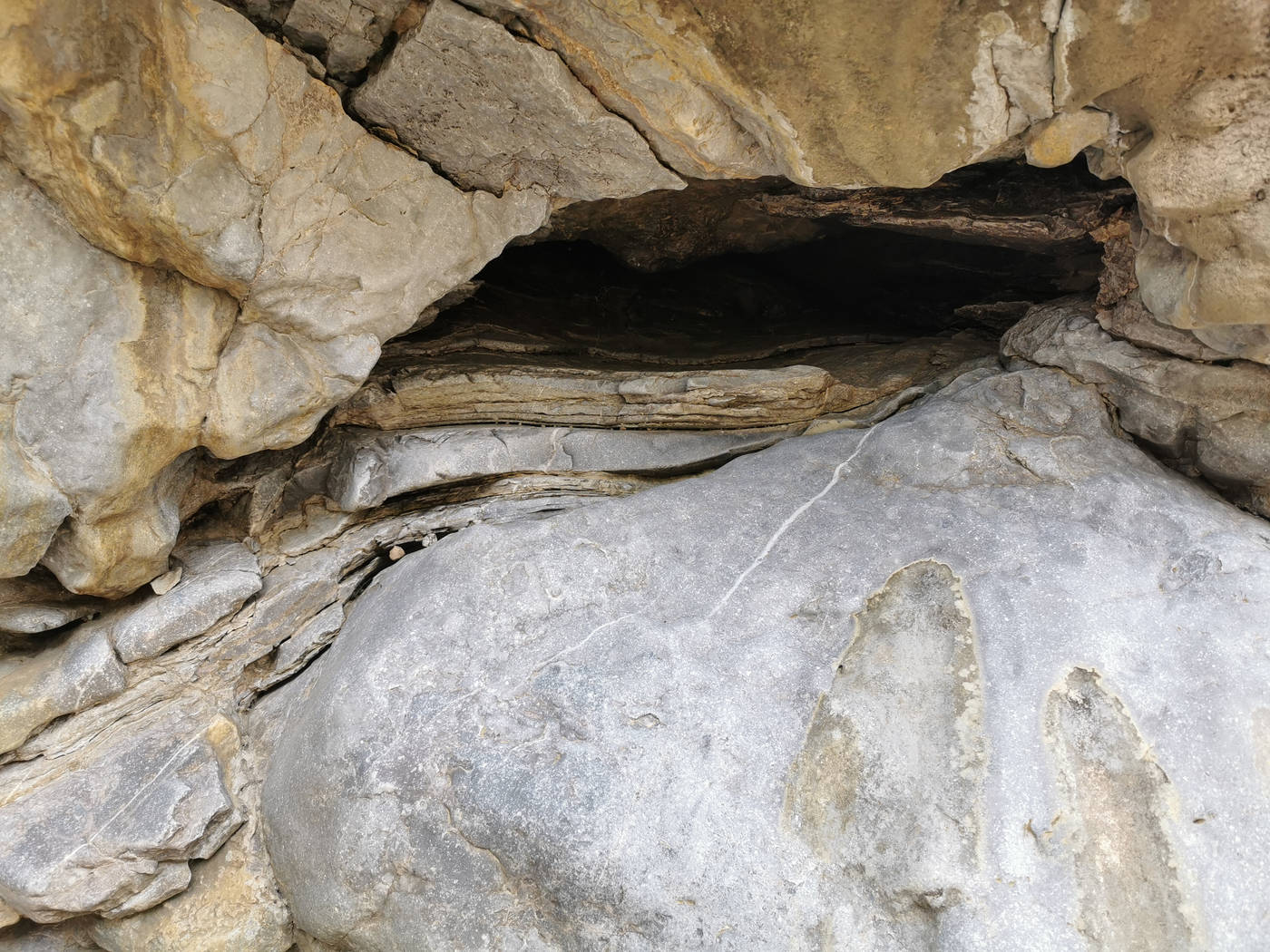 La géologie est toujours impressionnante sur cet ile