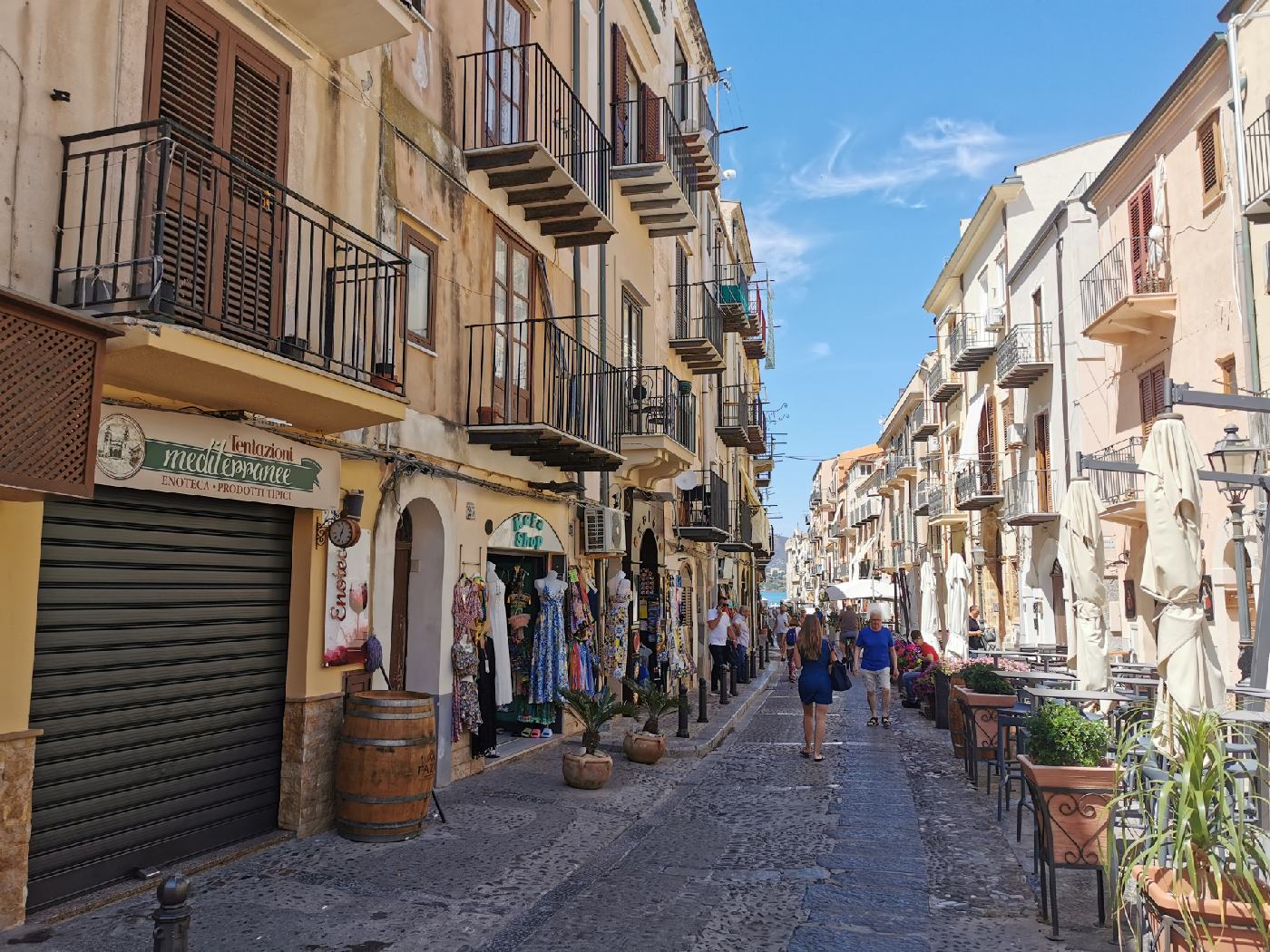 La rue commerçante du haut