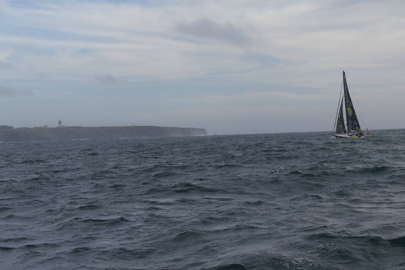 Class 40 devant Groix