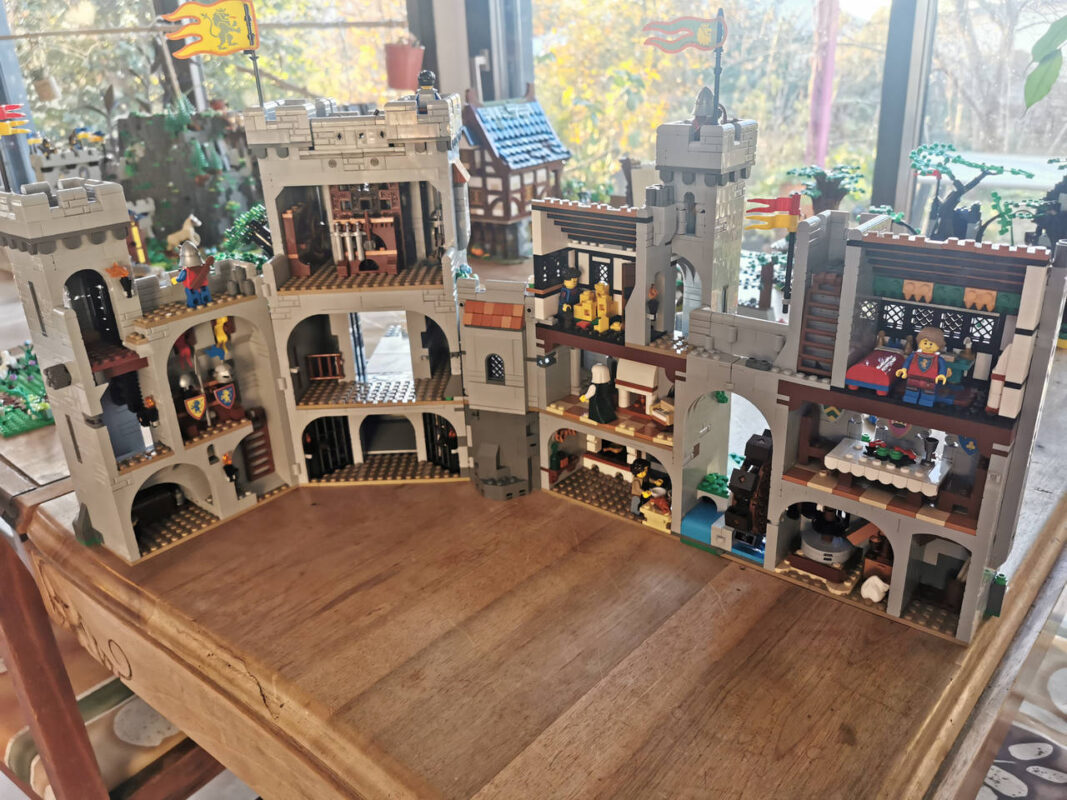 L’intérieur du château des 90 ans Lego qui restera ouvert