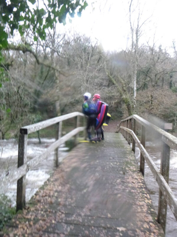 Reconnaissance des rapides sur le pont du pont de Meil Poul