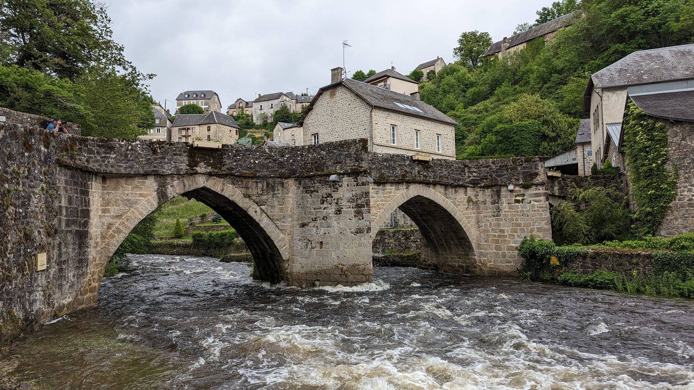 LE vieux pont sur la Vézére