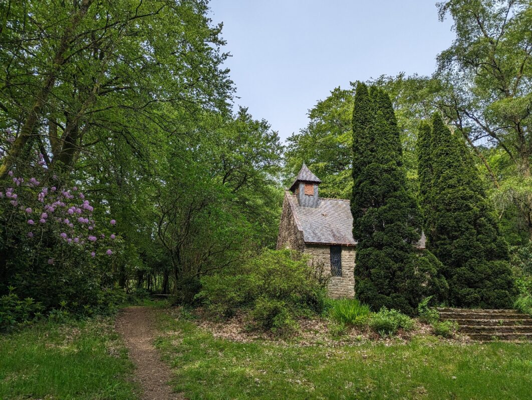 Chapelle à coté de Kerret bois de Botségalo