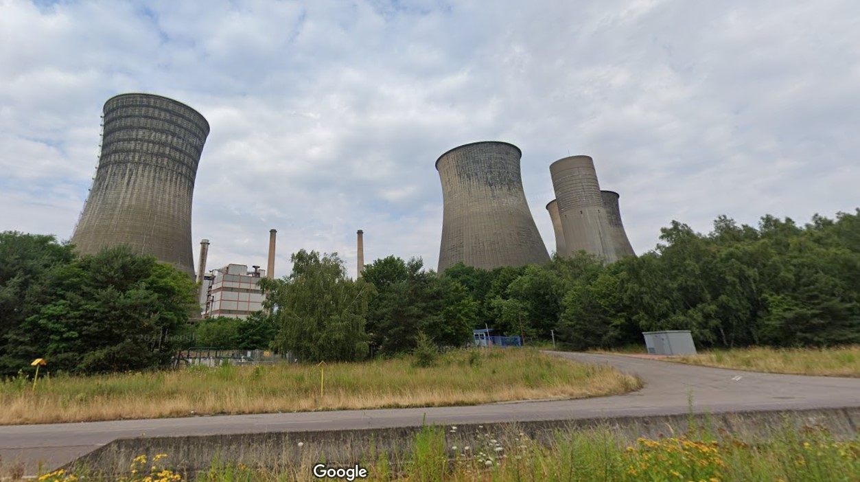 Centrale Thermique 85 mètres de haut et 57 mètres de diamètre (image net)