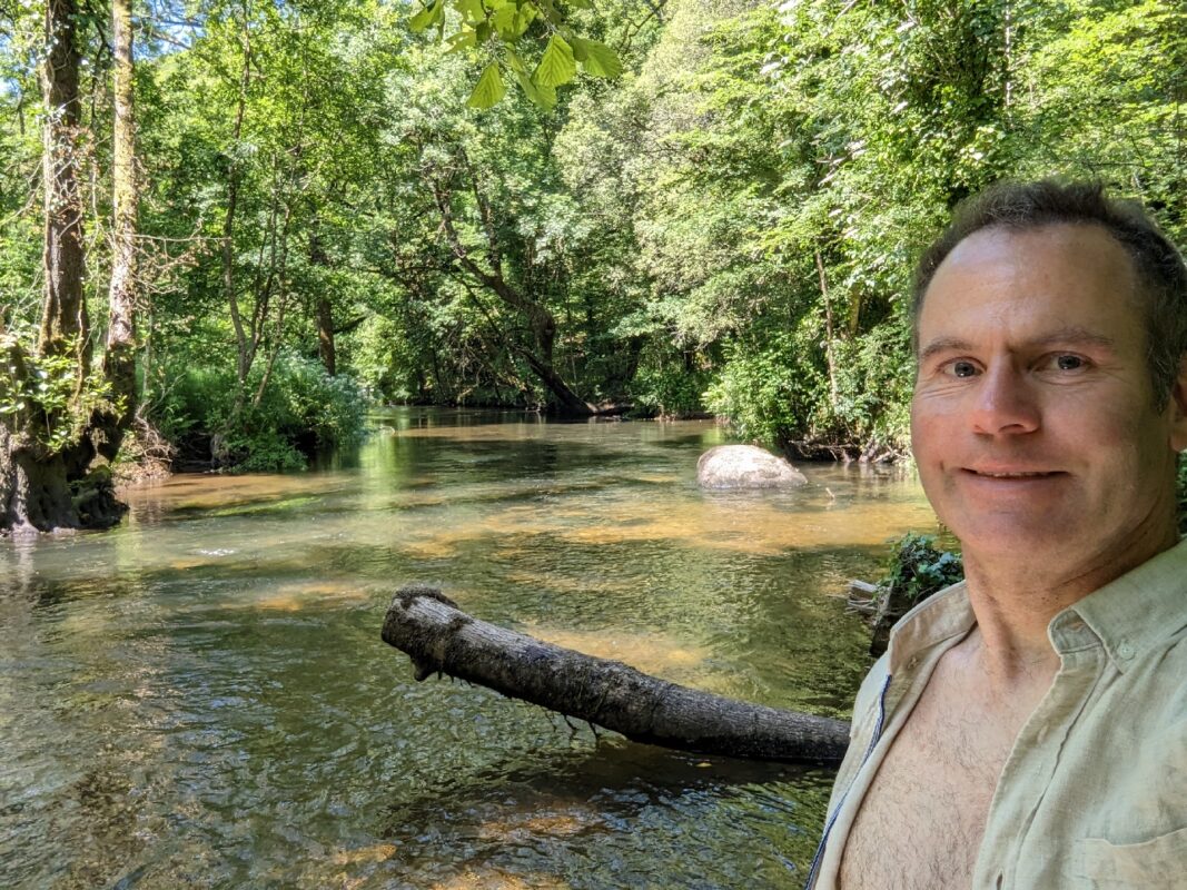 Pause pique nique pied dans l'eau