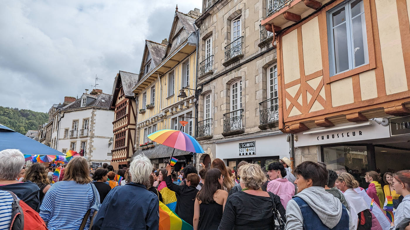 On en profite pour admirer les vieilles maisons de Quimper