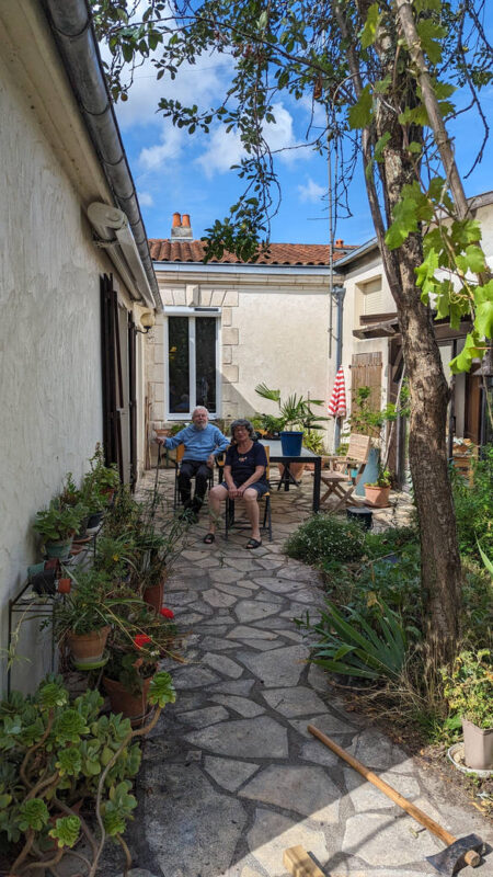 Travail sous le regard de Christian et Annick