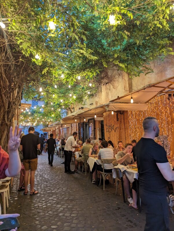 Terrasse du restaurant du soir à Trastevere