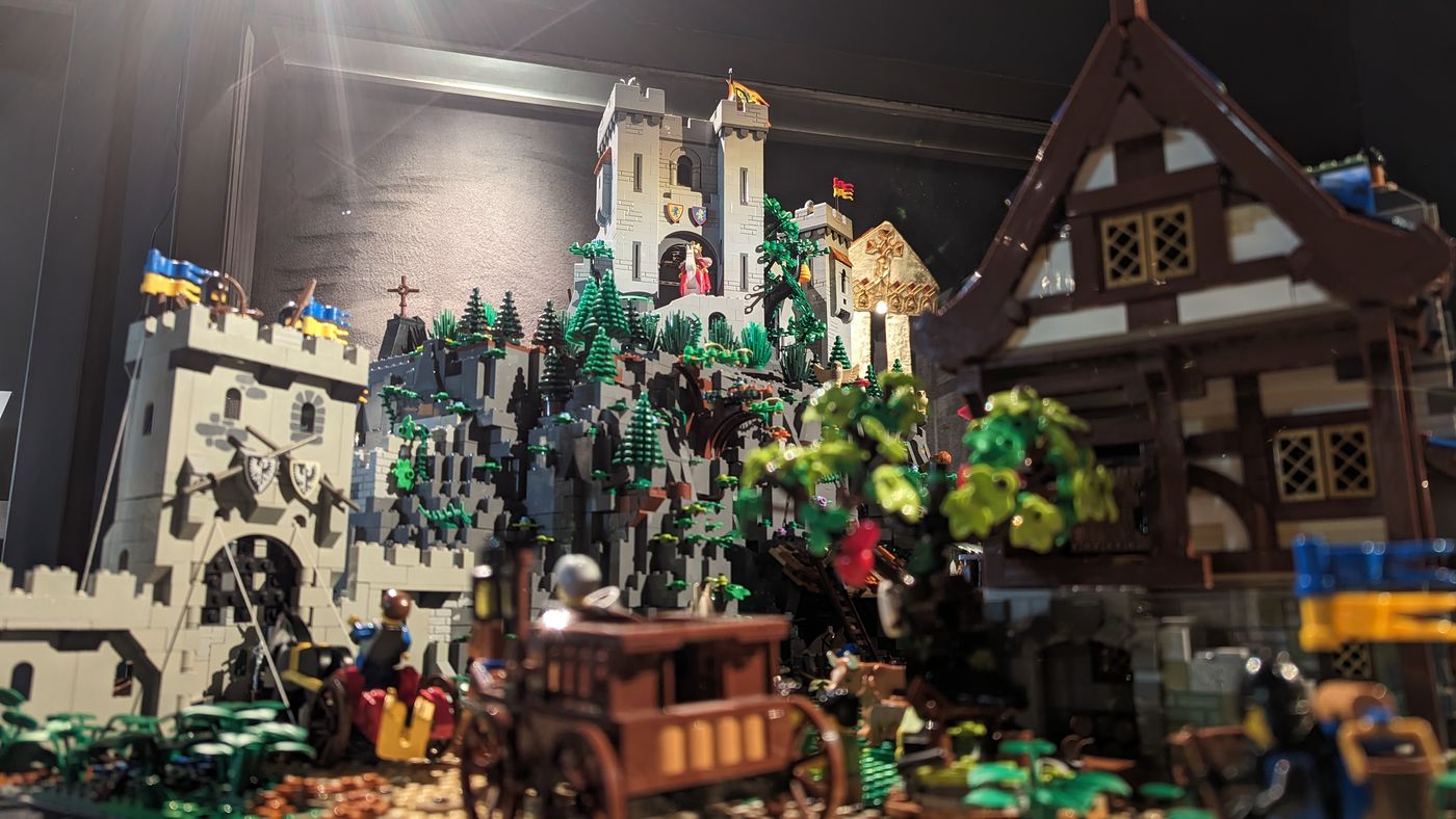 Le château parait dominé la ville vu des minifigurine