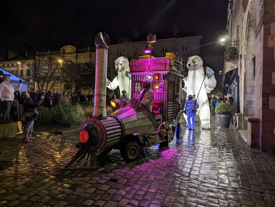 Le train coloré avec pleins de détails