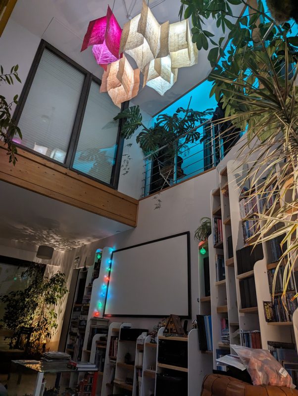 Ménage et illumination de la pièce