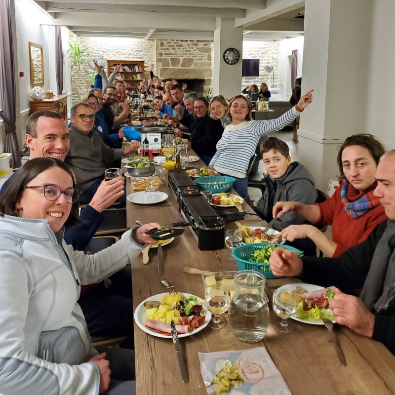 Repas raclette à 40 au gite de Plouay