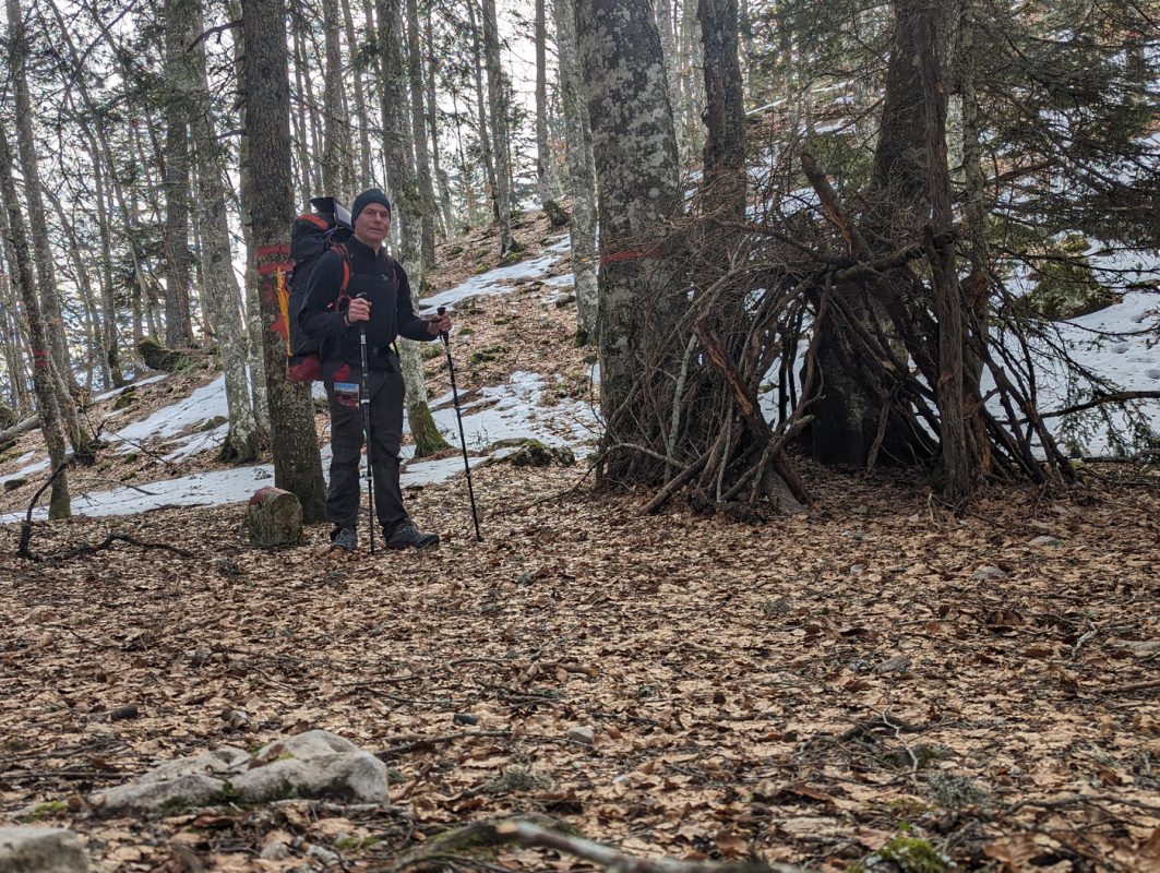 Cabane d’enfant isolé