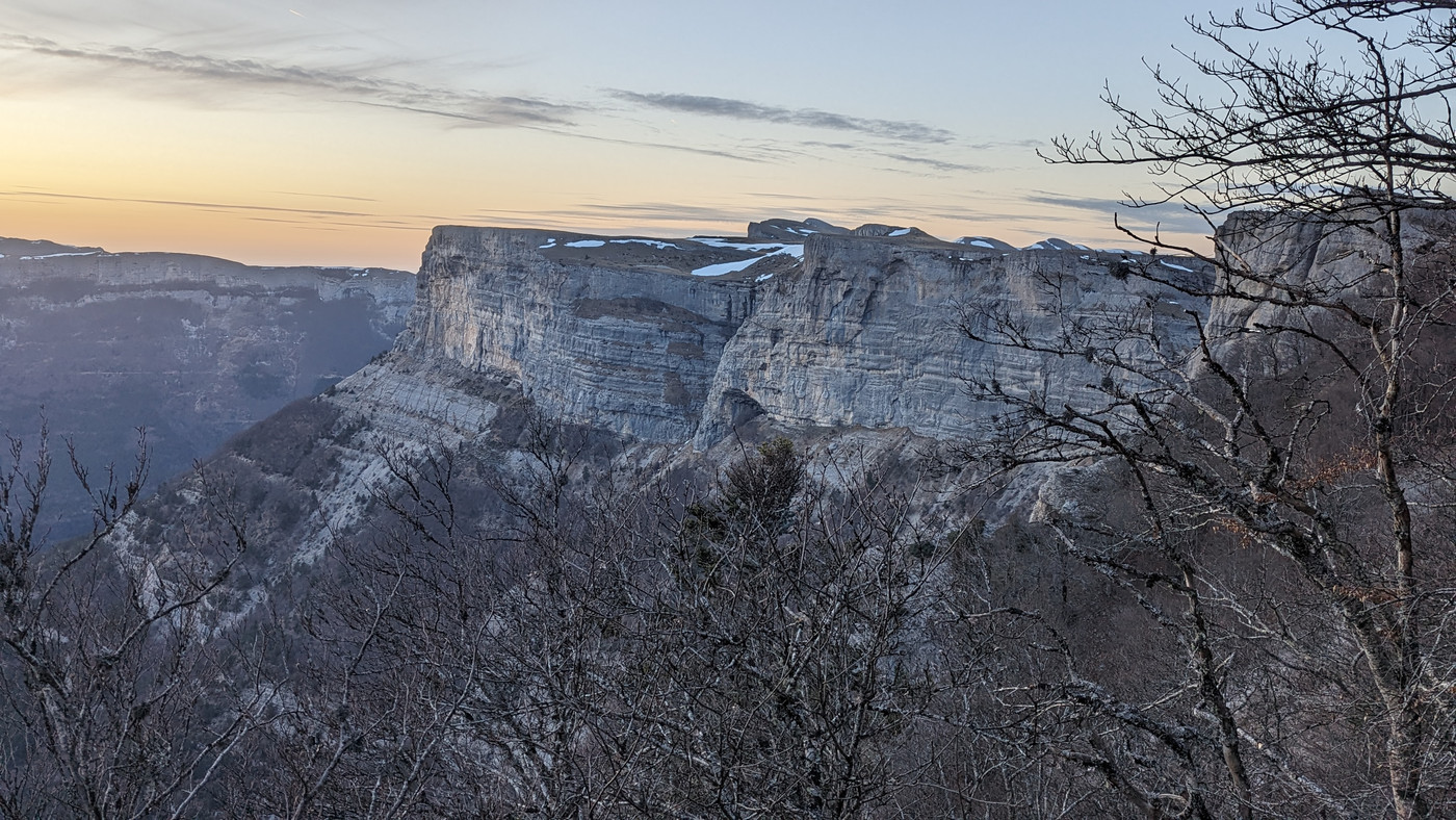 Les falaises de la montagne d’Ambel