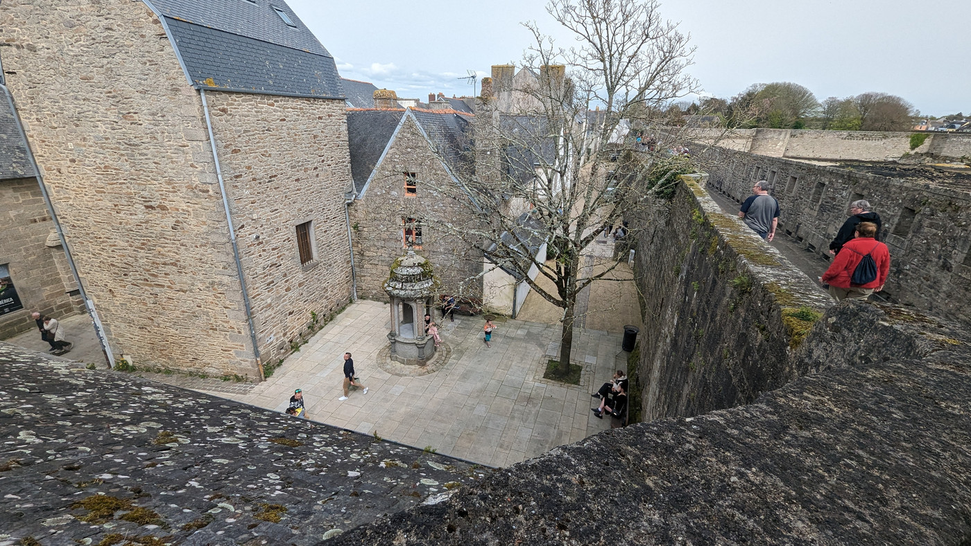 Ruelle vu des remparts