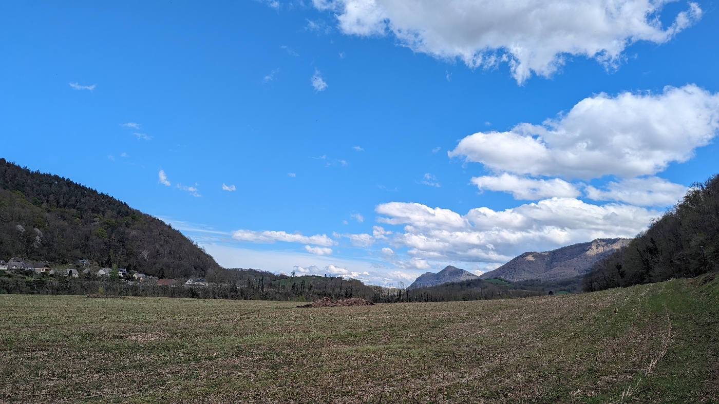 La vallée sous le soleil