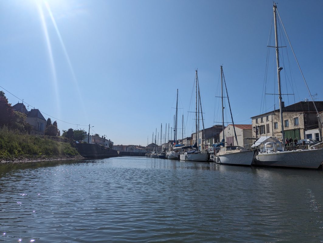 Port de plaisance à 10km dans les terre