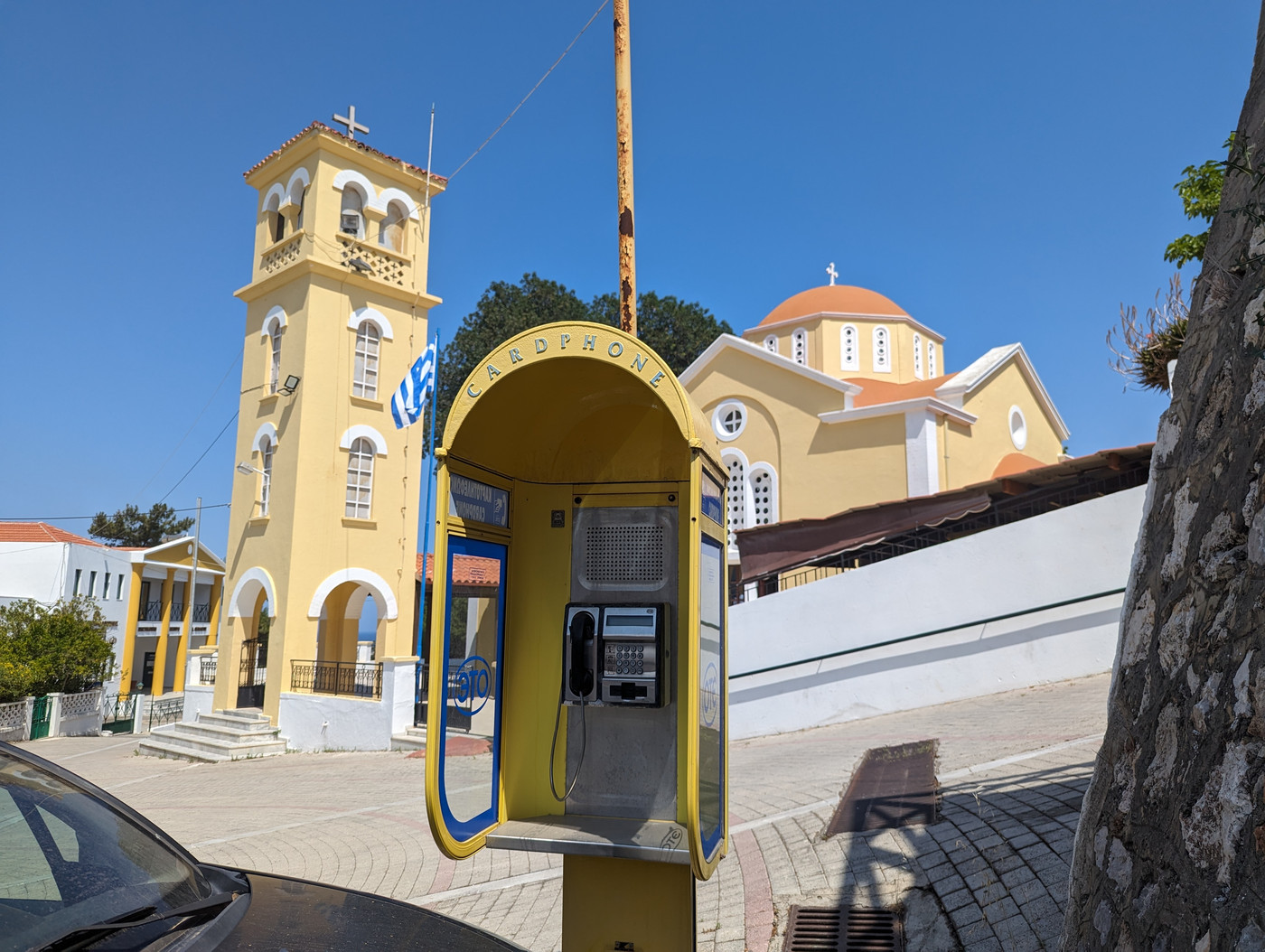 CA faisait longtemps que je n’avais pas vu une cabine téléphonique