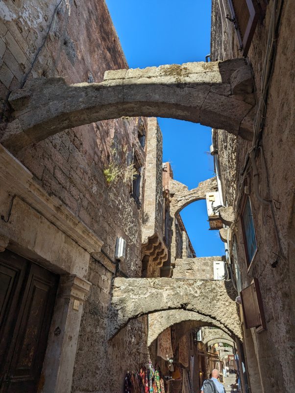 Encore des Arches, cette fois sur 2 étages.