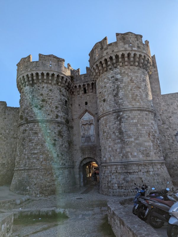 La porte de la marine coté extérieur.