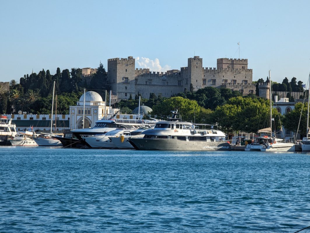 Le palais vu de la jetée