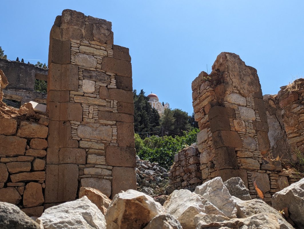 Ruine avec des remplissage entre pierre magnifique