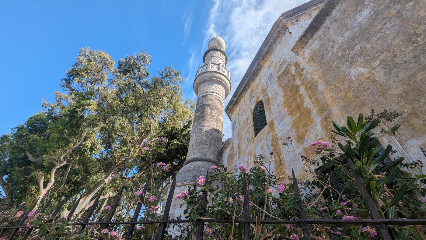 Mosquée à coté du port.