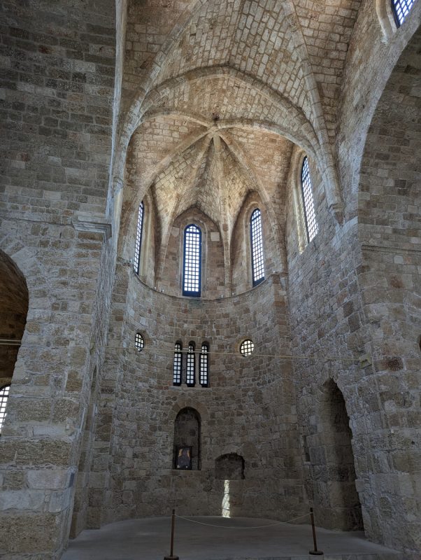 Intérieur de l'église Notre-Dame-du-Château