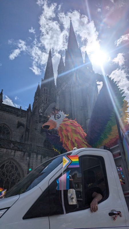 Char devant la cathédrale