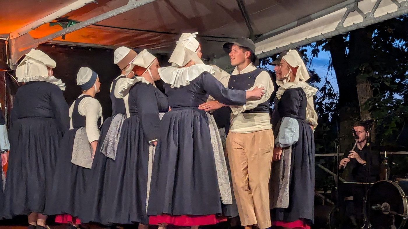 Cercle de Saint Evarzec au théâtre du Penity