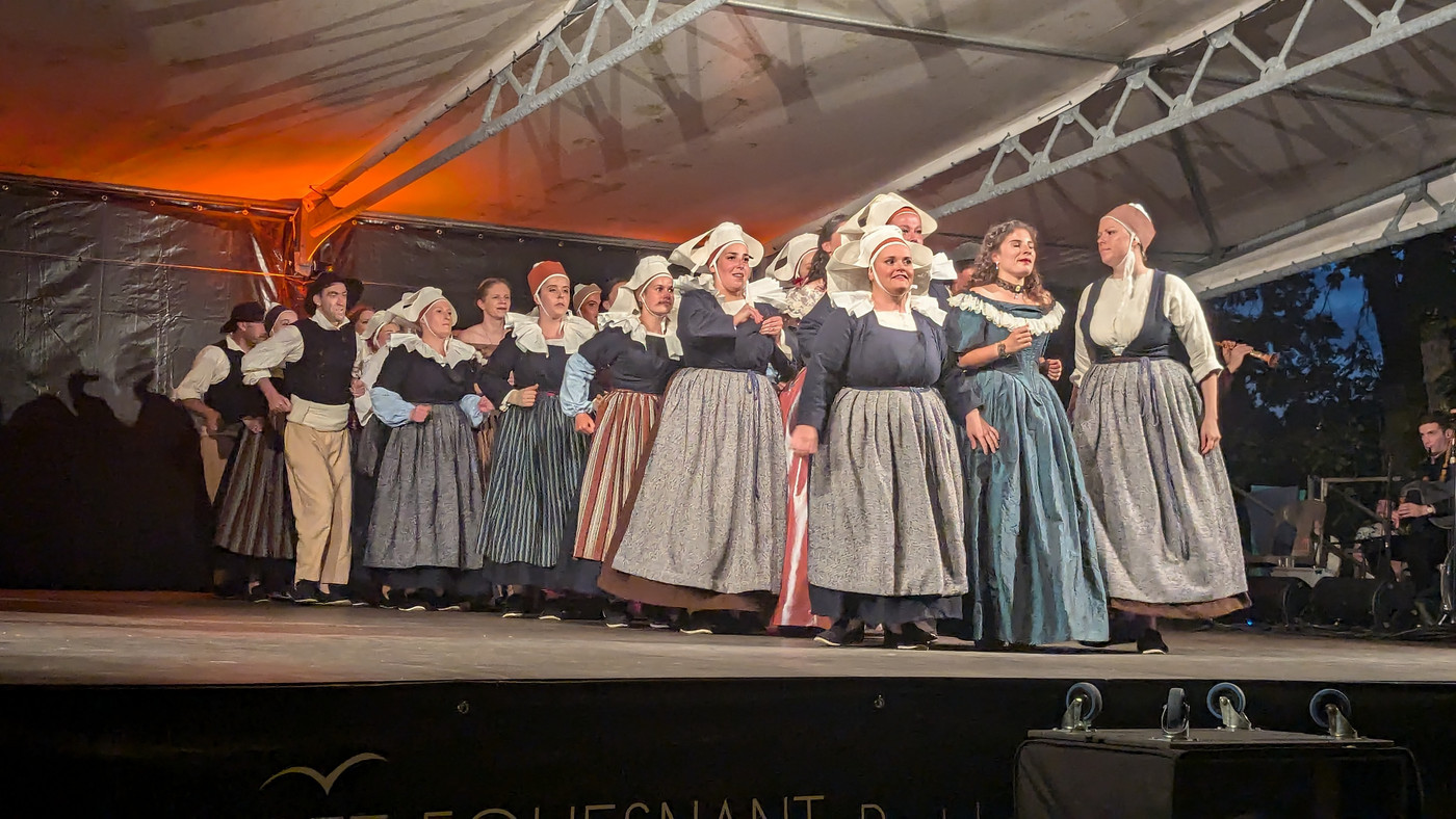 Cercle de Saint Evarzec au théâtre du Penity