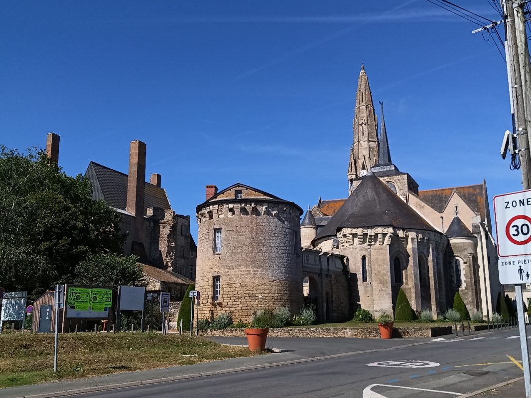 L'église de Terranjou de l'arrière