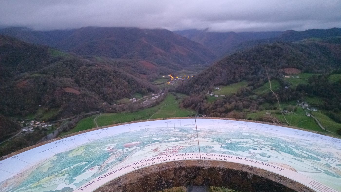 Le Panorama, mais il commence à faire sombre