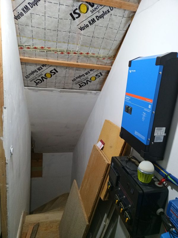 Il restera du placo et du plâtre dans l'escalier !